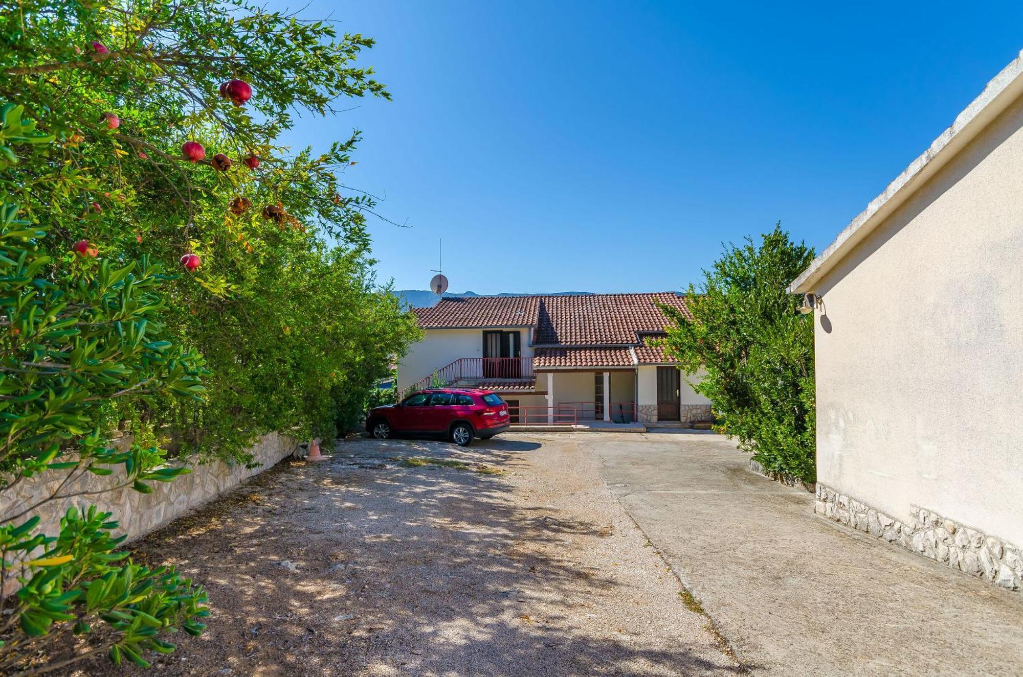 Apartments And Rooms Darinka Vrboska Exterior photo